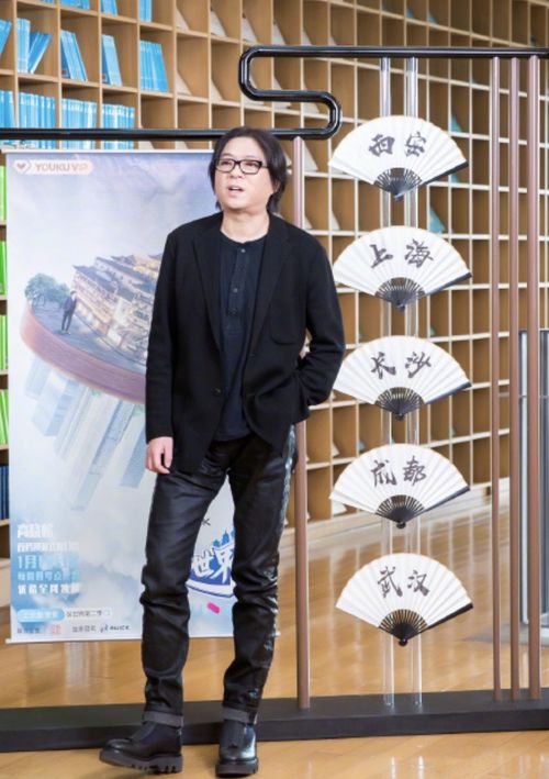 演员贾冰减肥成功，瘦到脱相的励志故事